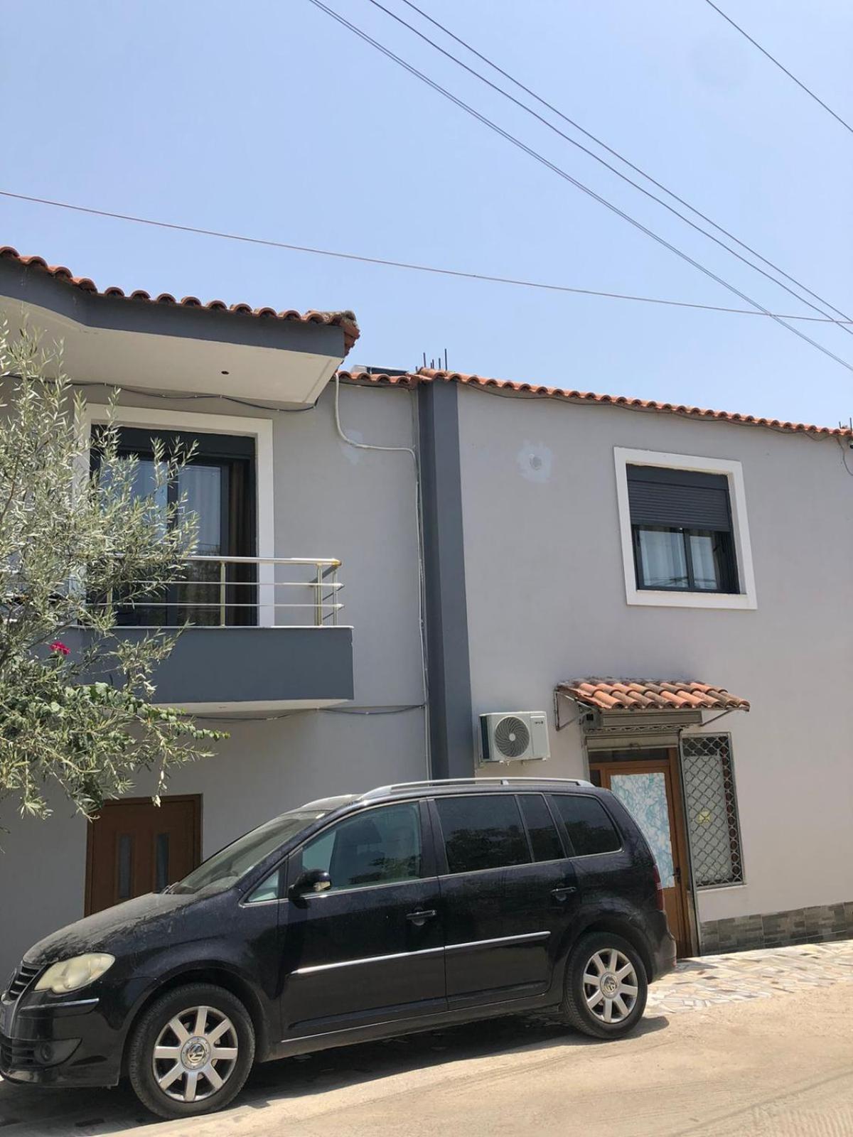 Mona'S Guesthouse Sarande Room photo