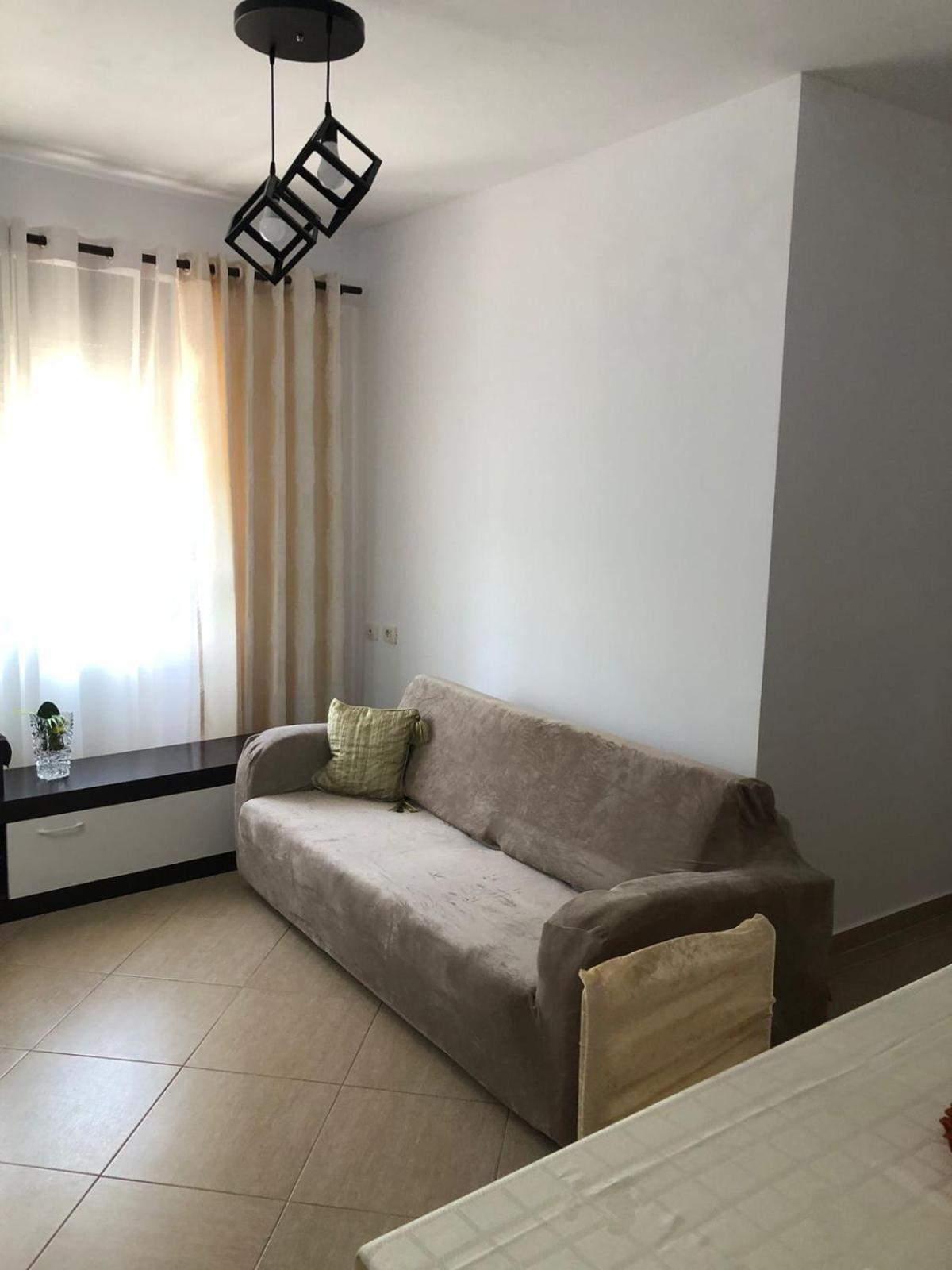 Mona'S Guesthouse Sarande Room photo