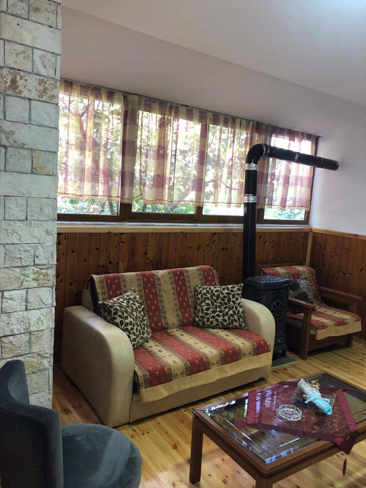 Mona'S Guesthouse Sarande Exterior photo
