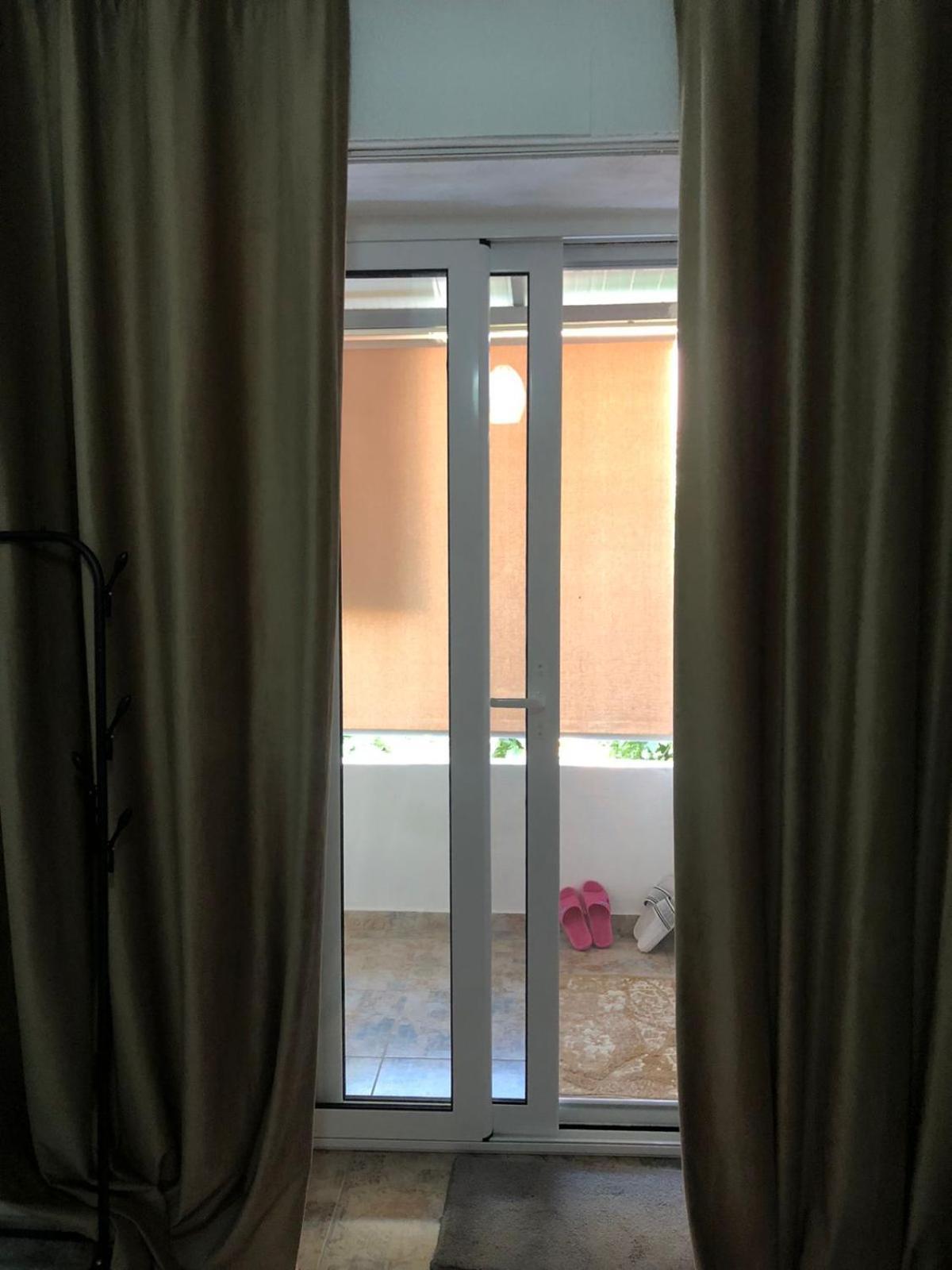 Mona'S Guesthouse Sarande Exterior photo