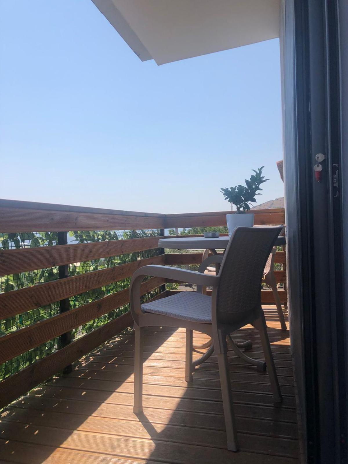 Mona'S Guesthouse Sarande Exterior photo
