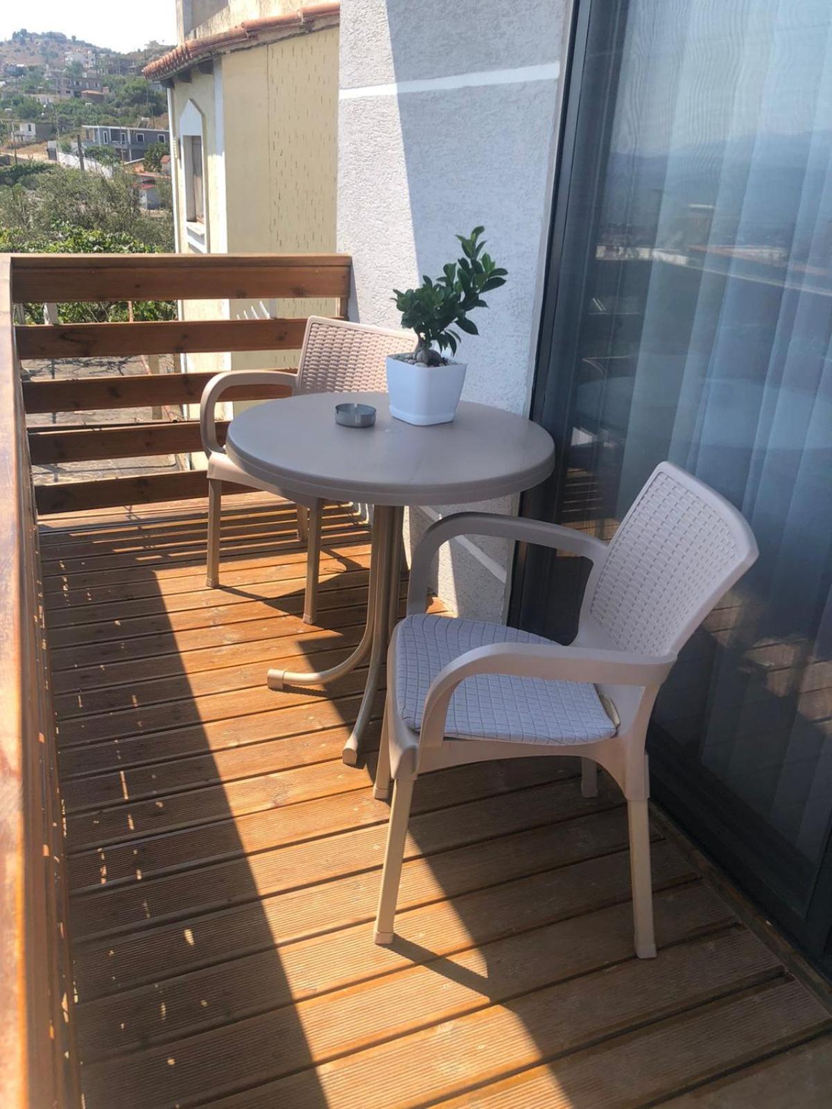 Mona'S Guesthouse Sarande Exterior photo