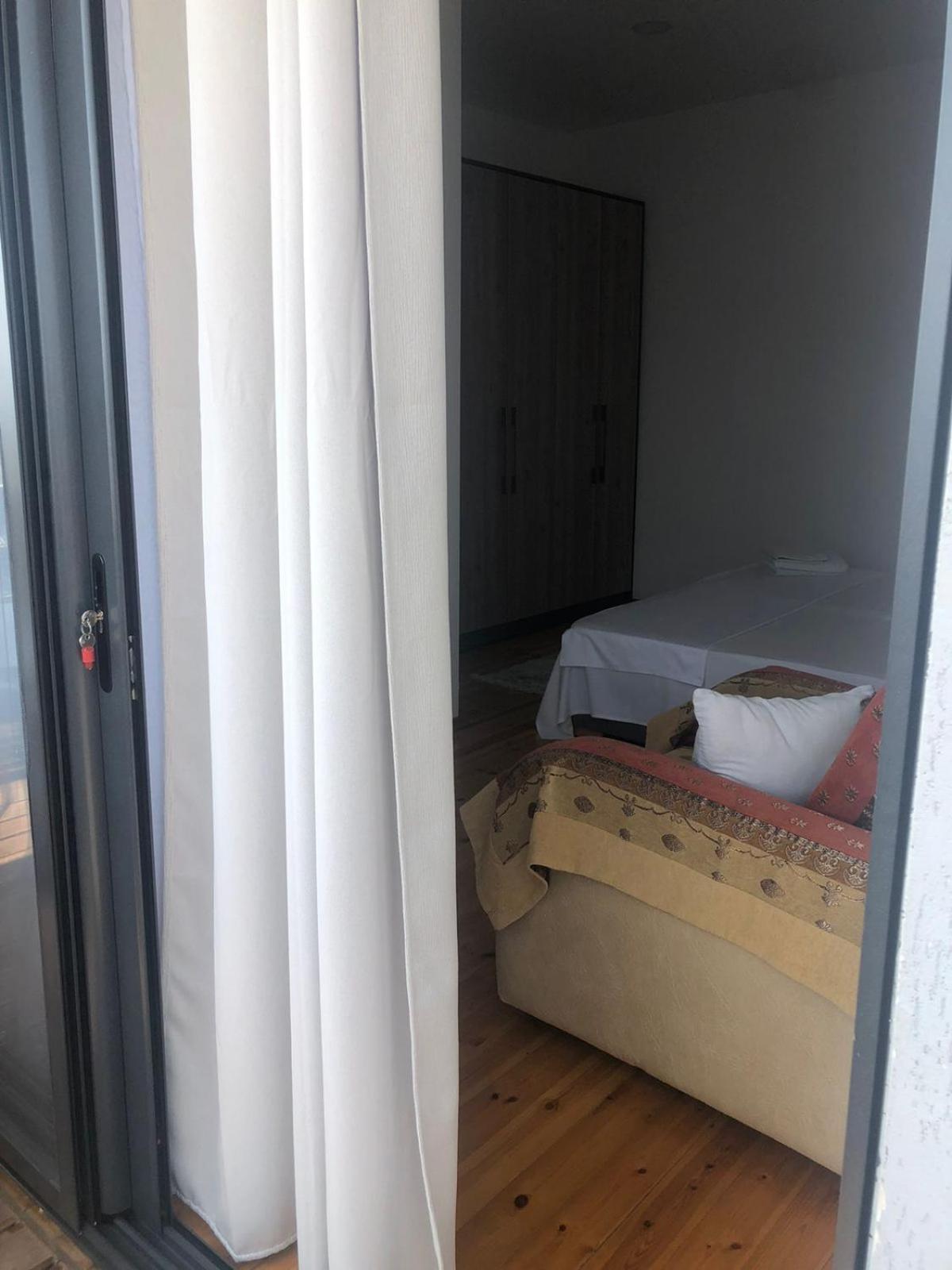 Mona'S Guesthouse Sarande Exterior photo
